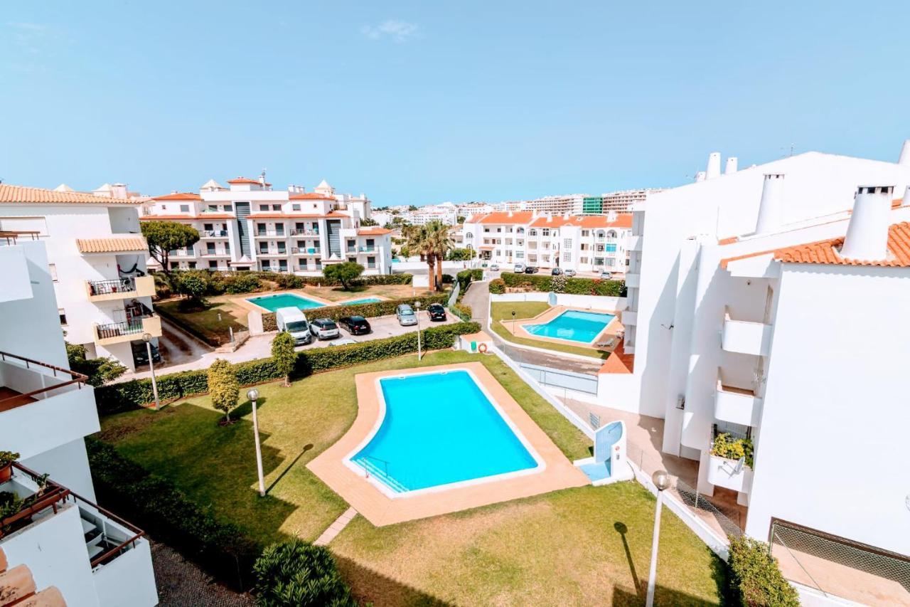 Holiday 1 Bed Apartment With Pool In Albufeira Exterior foto