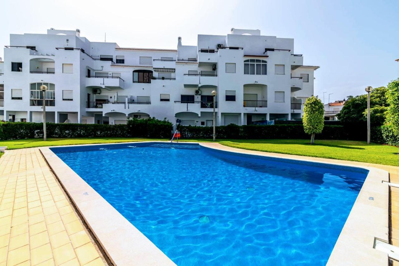 Holiday 1 Bed Apartment With Pool In Albufeira Exterior foto